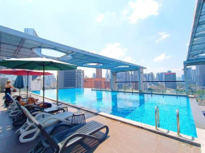 D1 Infinity Pool KLCC view